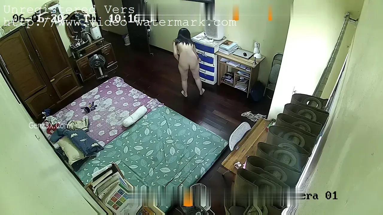 Bố Dượng Gắn Camera Quay Lén Phòng Con Gái Mới Lớn