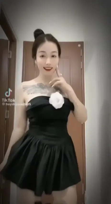 Clip Sex Bé Giao (Huynhgiaoo2805) Tiktoker Lộ Clip Live Vú To Body Đẹp