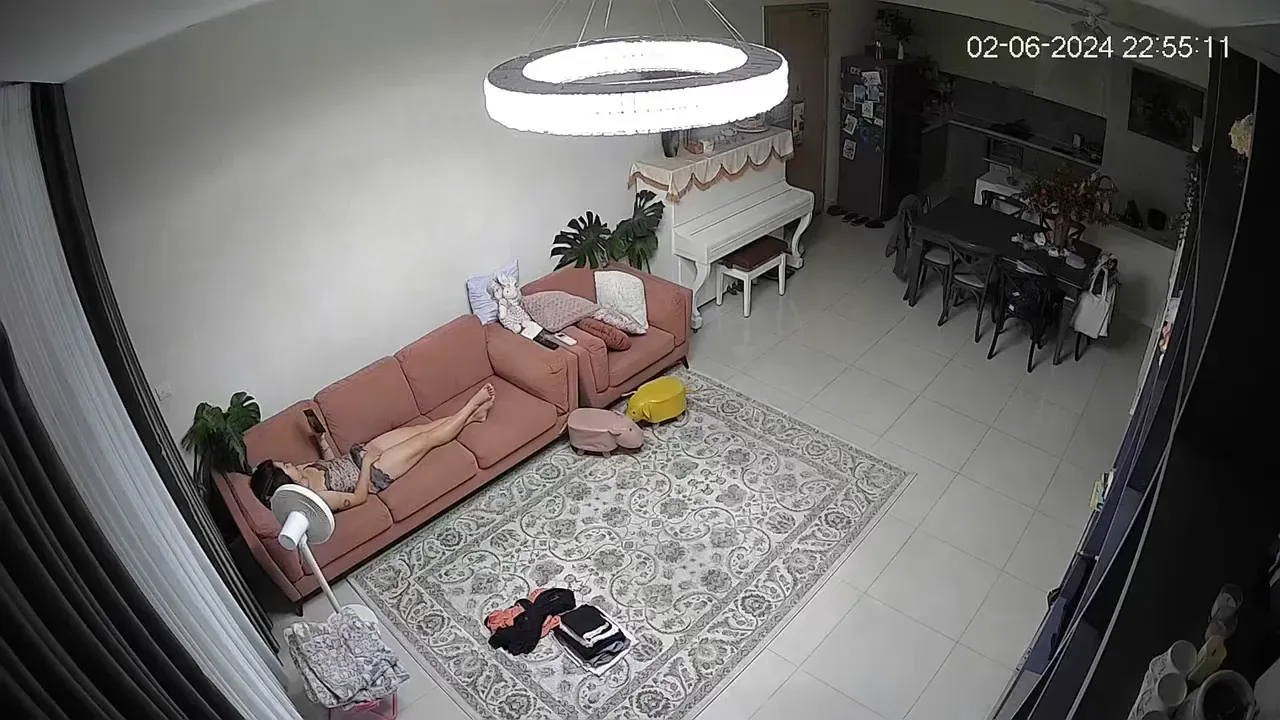 Clip Sex Hack Cam Vợ Chồng Làm Tình Trong Phòng Khách Cực Cháy