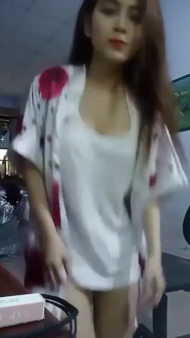 Clip Sex Trân Trần Live Khoe Ngực Lộ Khe Bướm