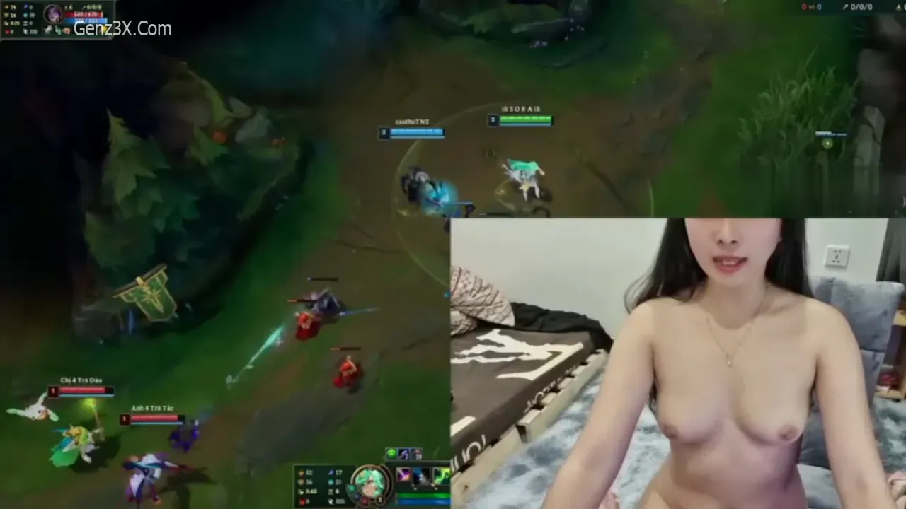 Clip Sex Vừa Chơi Game Lol Vừa Thủ Dâm Lồn